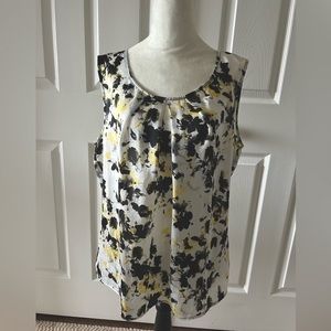 Available- Kasper Floral Lightweight Sleeveless Blouse
